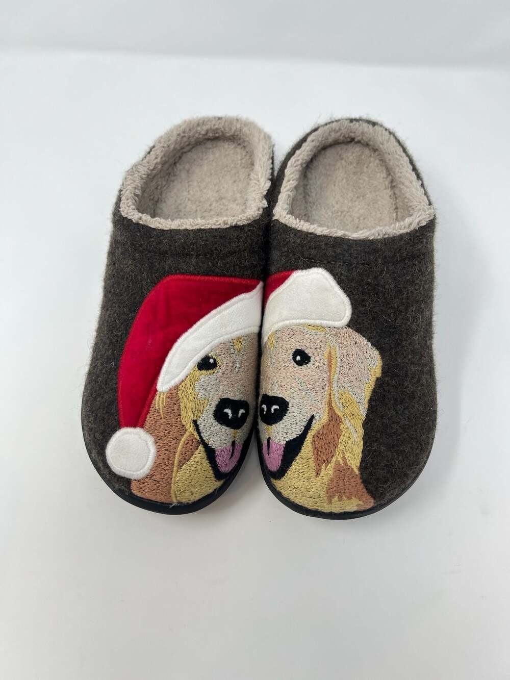 L.L.Bean Women's Daybreak Scuffs Slippers with Golden Retriever and Santa Hat Em